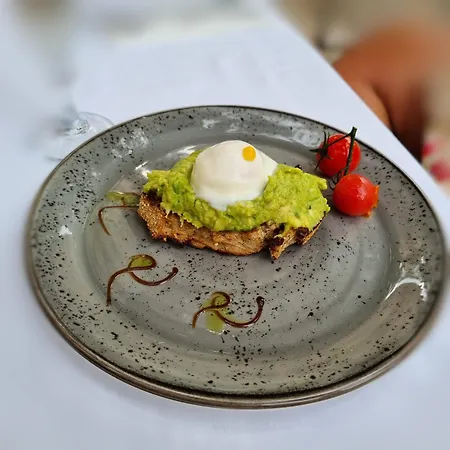 Juma Historic Otel 3*